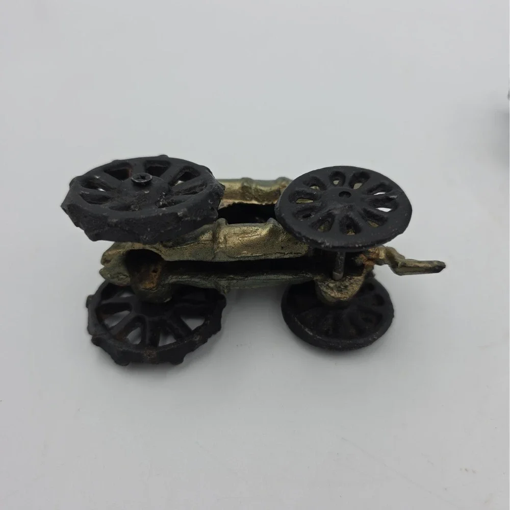 Vintage Cast Iron Tractor Small Scale 4